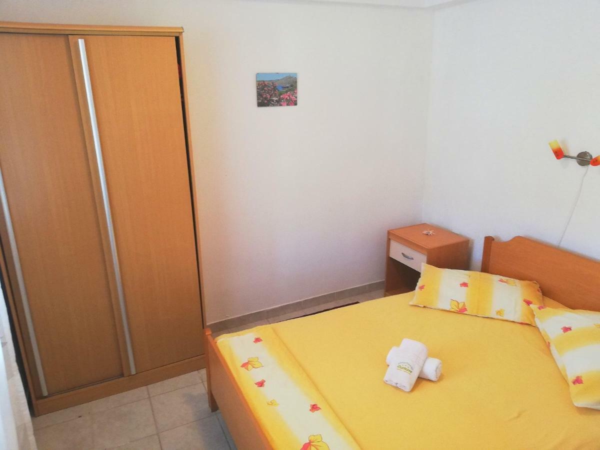 Apartments Amfora Gdinj Exterior foto